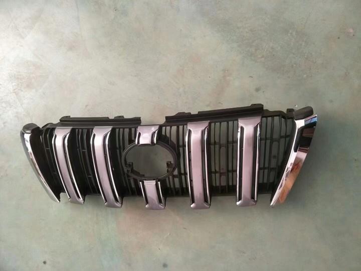 RADIATOR GRILLE (BUMPER GRILLE)