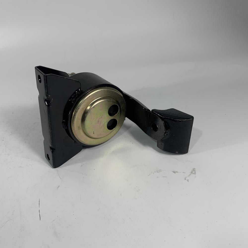 ENGINE MOUNTING