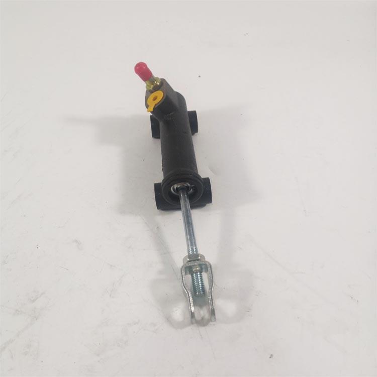 CLUTCH MASTER CYLINDER