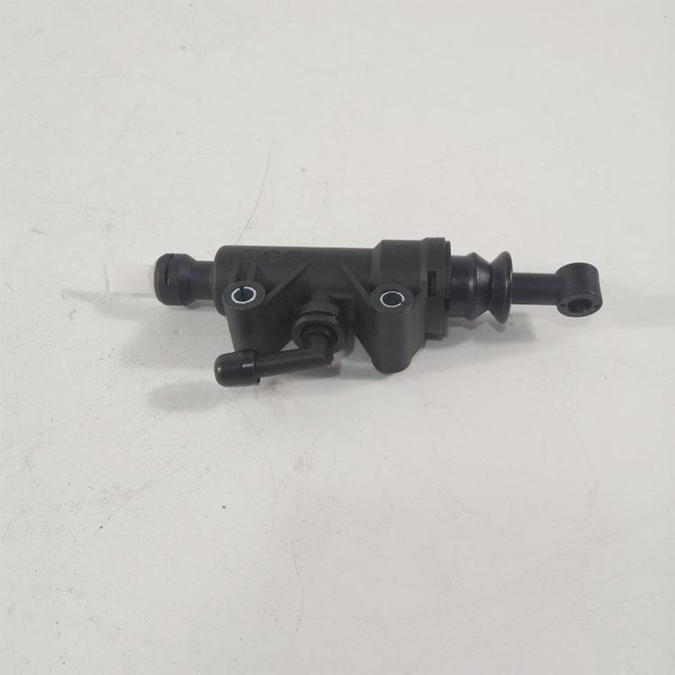 CLUTCH MASTER CYLINDER
