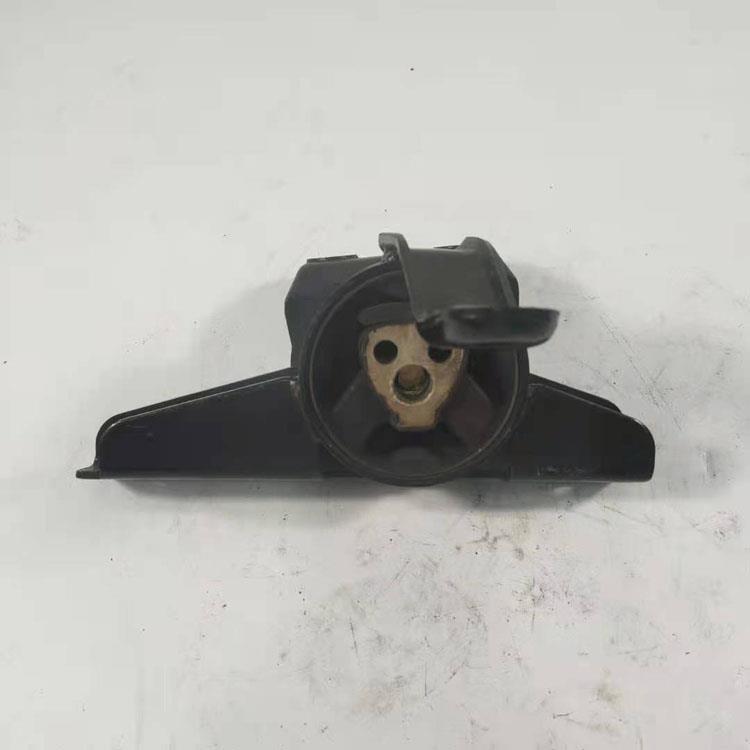 ENGINE MOUNTING