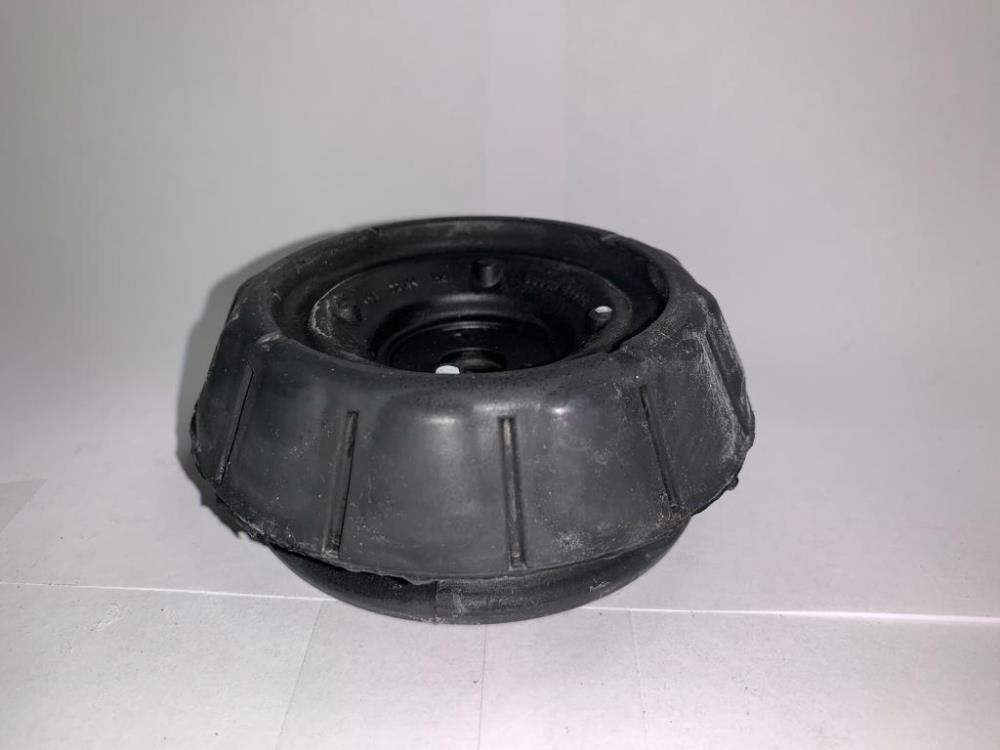 STRUT MOUNT