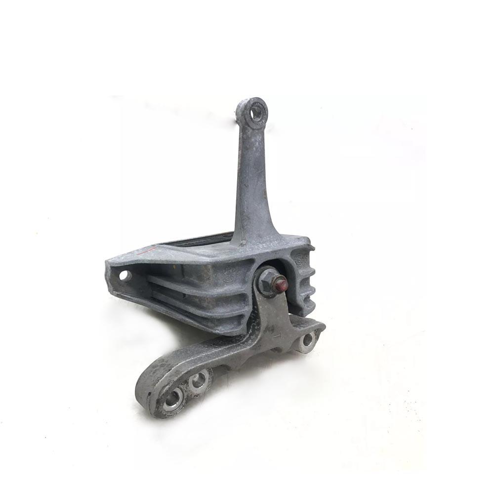 ENGINE MOUNTING