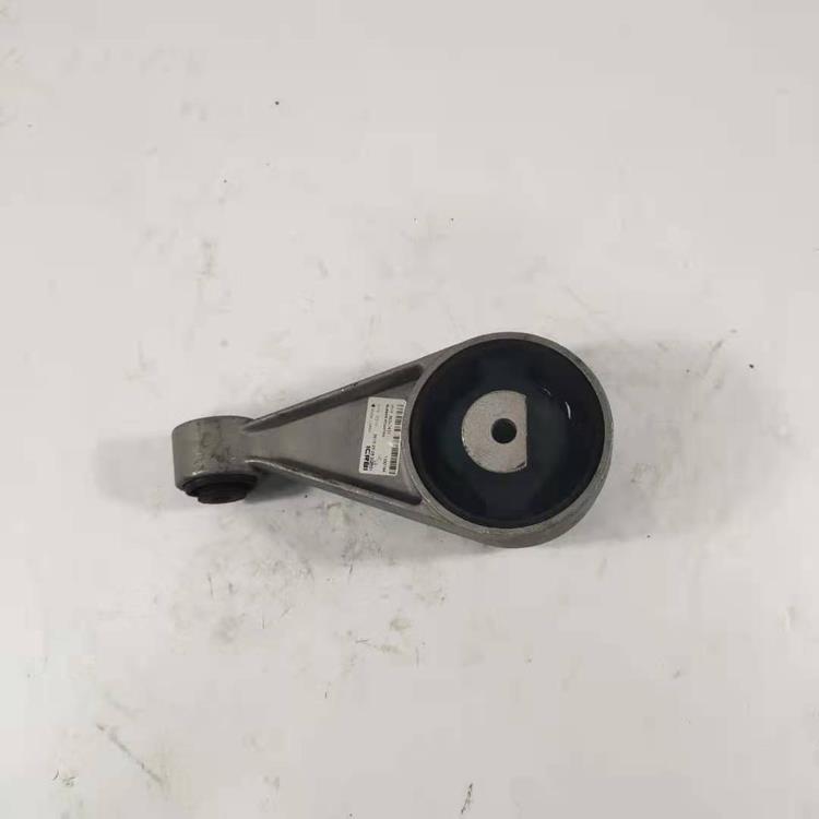 ENGINE MOUNTING