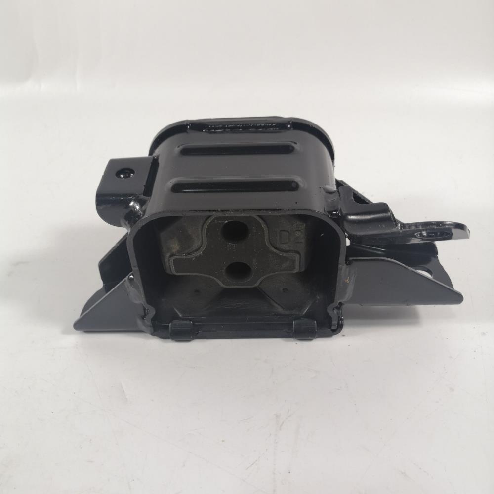 ENGINE MOUNTING