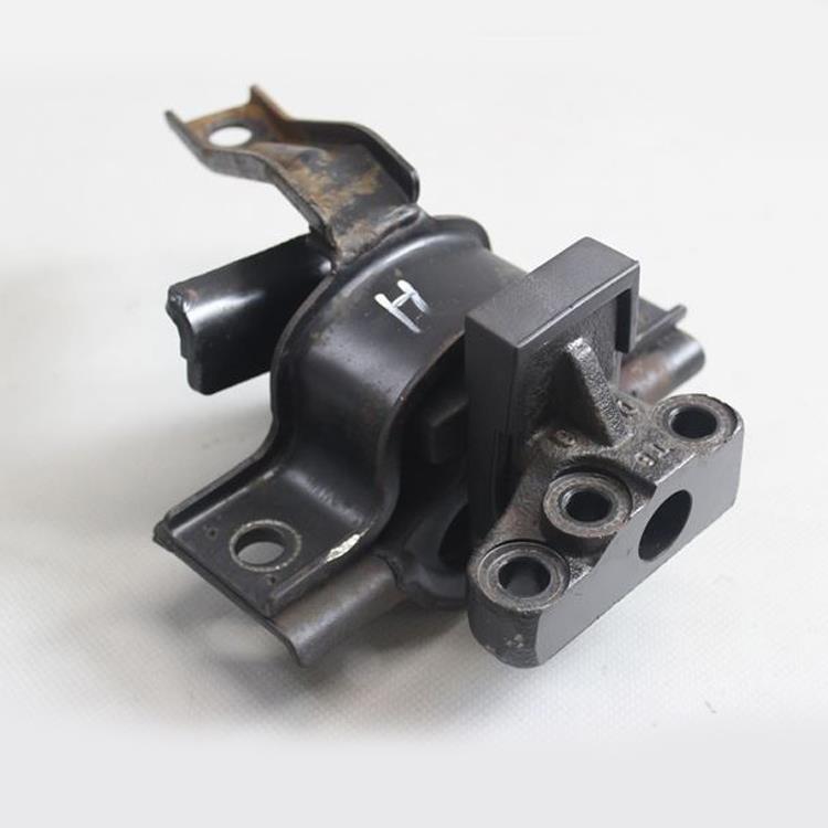 ENGINE MOUNTING