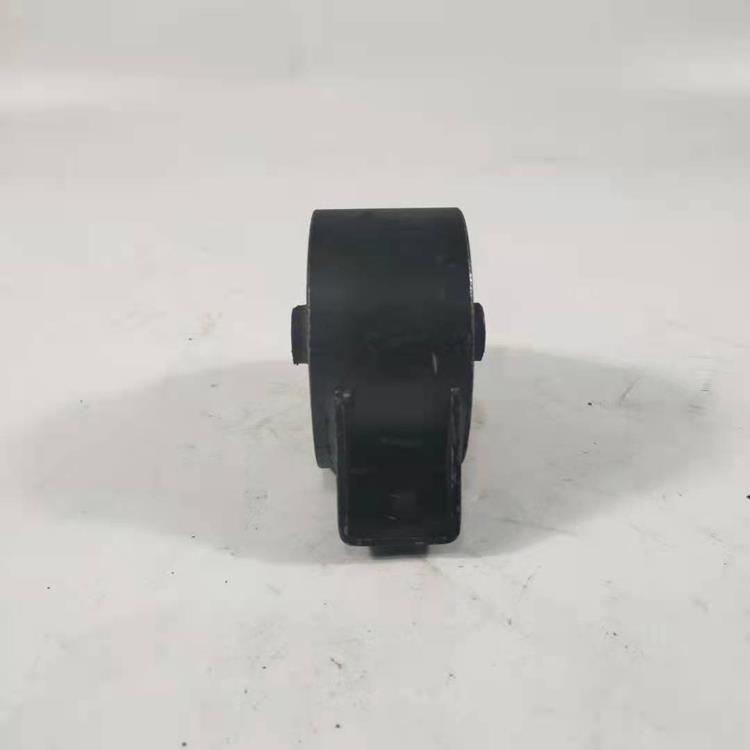 ENGINE MOUNTING