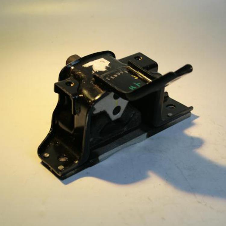 ENGINE MOUNTING