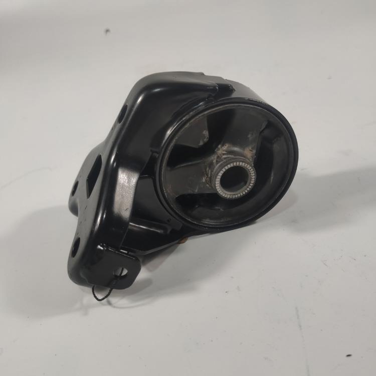 ENGINE MOUNTING