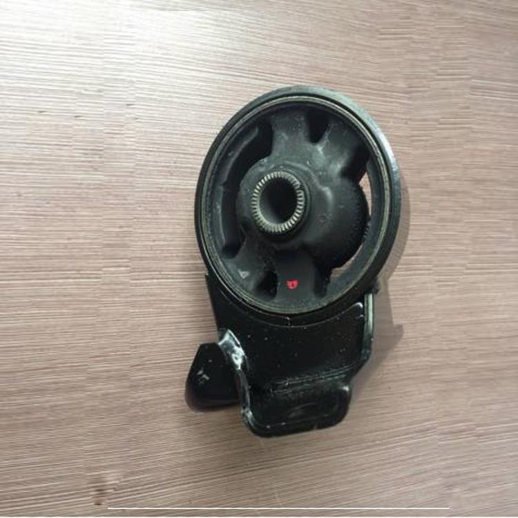 ENGINE MOUNTING