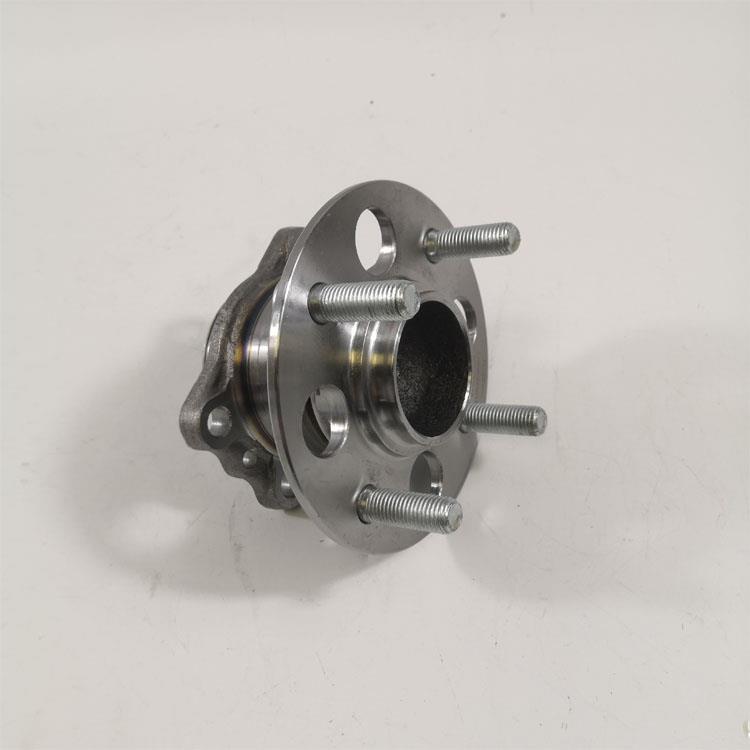 WHEEL HUB