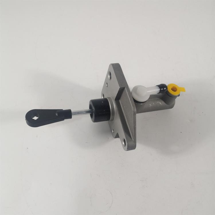 CLUTCH MASTER CYLINDER