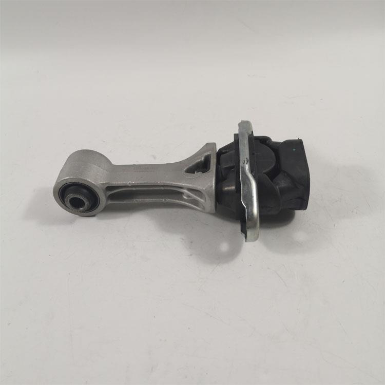 ENGINE MOUNTING