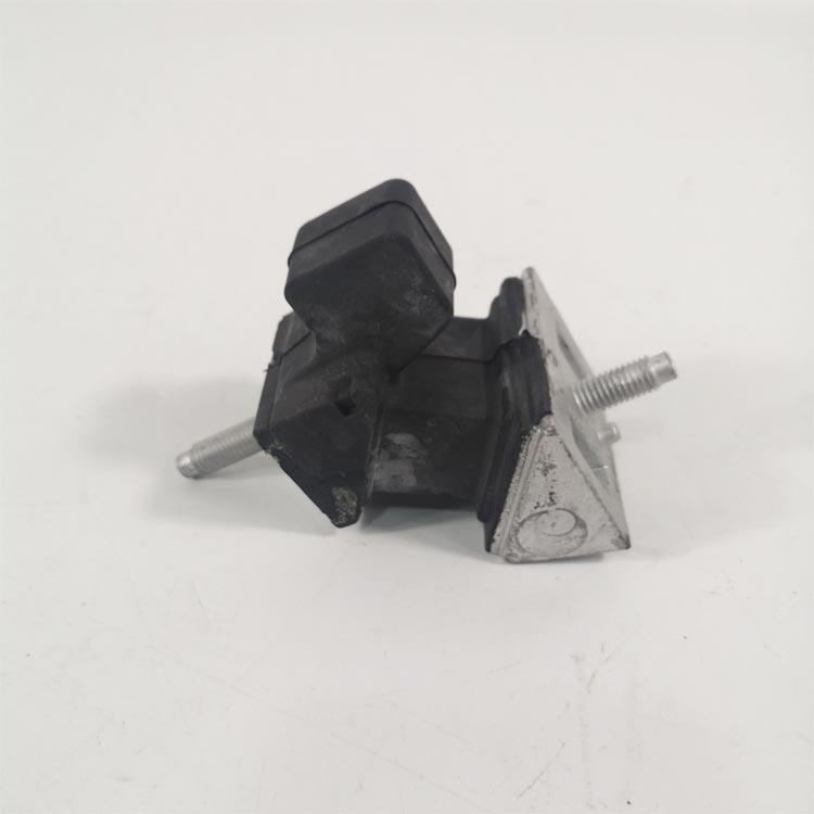 ENGINE MOUNTING